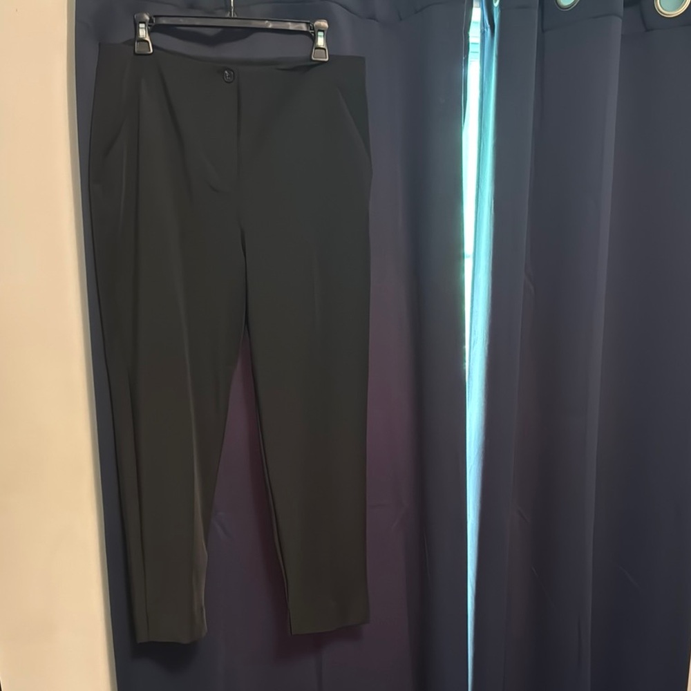 Worthington Black Ankle Cropped Pants